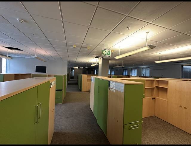 1,295M² OFFICE TO LET IN SANDTON CENTRAL